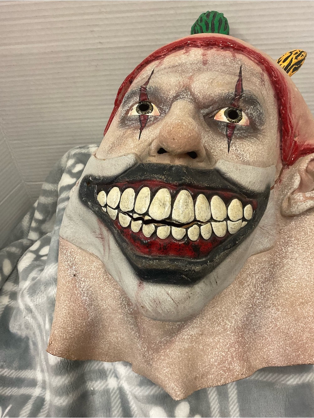 Adults American Horror Story Twisty The Clown Mask - Picture 6 of 6